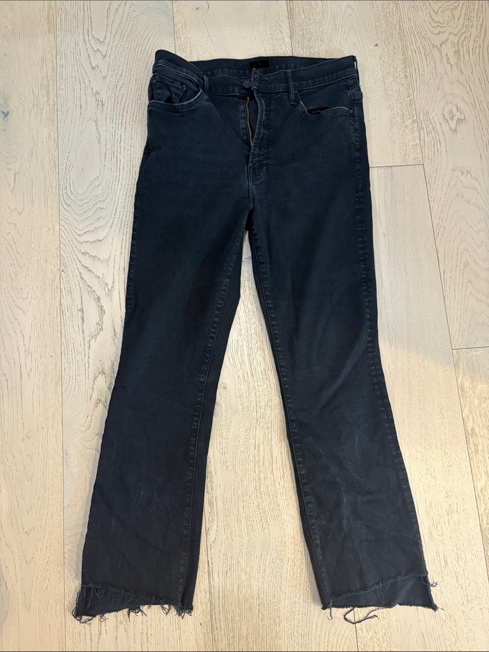 MOTHER The Insider Crop Step Fray Black Women's Straight-Leg Jeans